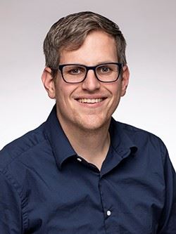 Eric Holmes Headshot